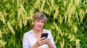 Amende colossale à la clé : voici la liste complète des plantes interdites dans vos jardins