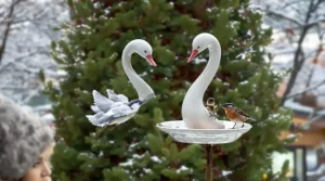 Si vous voyez ce vase kitsch en brocante, prenez-le : l’hiver, jardin et oiseaux vous remercieront